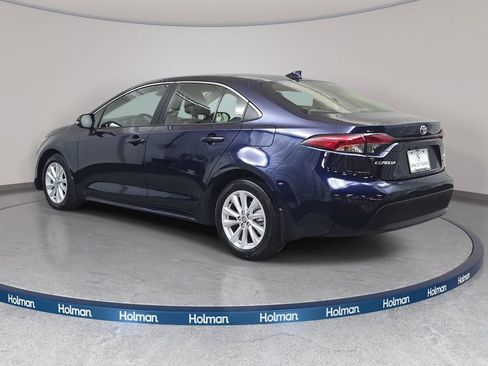Used 2025 Toyota Corolla XLE FWD image 8