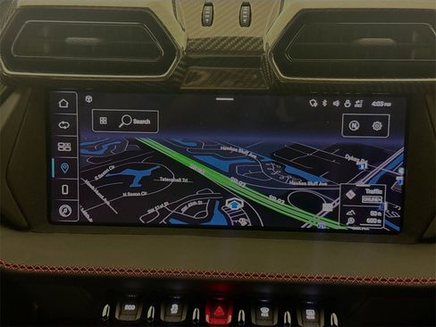 Used 2025 Lamborghini Urus SE image 13