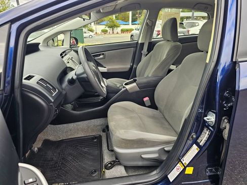 Used 2013 Toyota Prius Two FWD image 19
