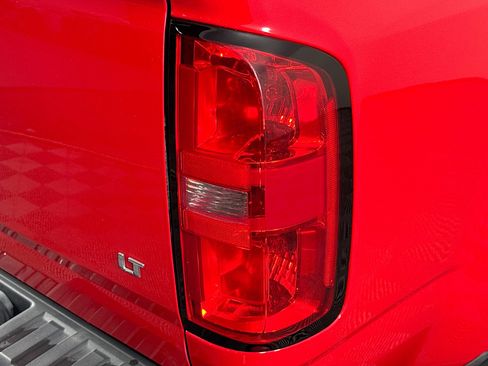 Used 2020 Chevrolet Colorado LT image 32