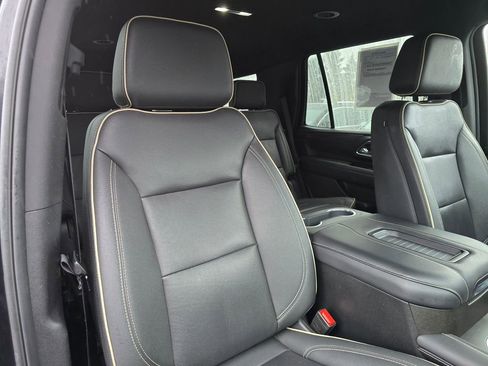 Used 2024 GMC Yukon SLT image 11