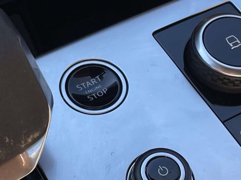 Used 2023 Land Rover Range Rover SE image 30