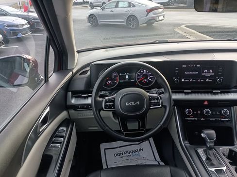 Used 2024 Kia Carnival LX image 20