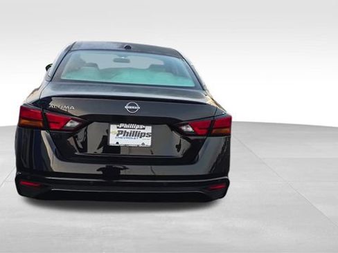Used 2025 Nissan Altima 2.5 SV FWD image 4