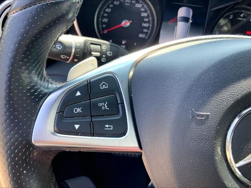 Used 2019 Mercedes-Benz GLC 300 image 23