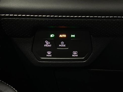 Used 2024 Volkswagen Atlas Cross Sport SEL Premium R-Line image 15