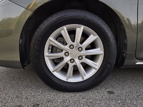 Used 2012 Toyota Camry LE image 11