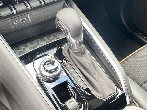 New 2025 GMC Canyon AT4 image 16