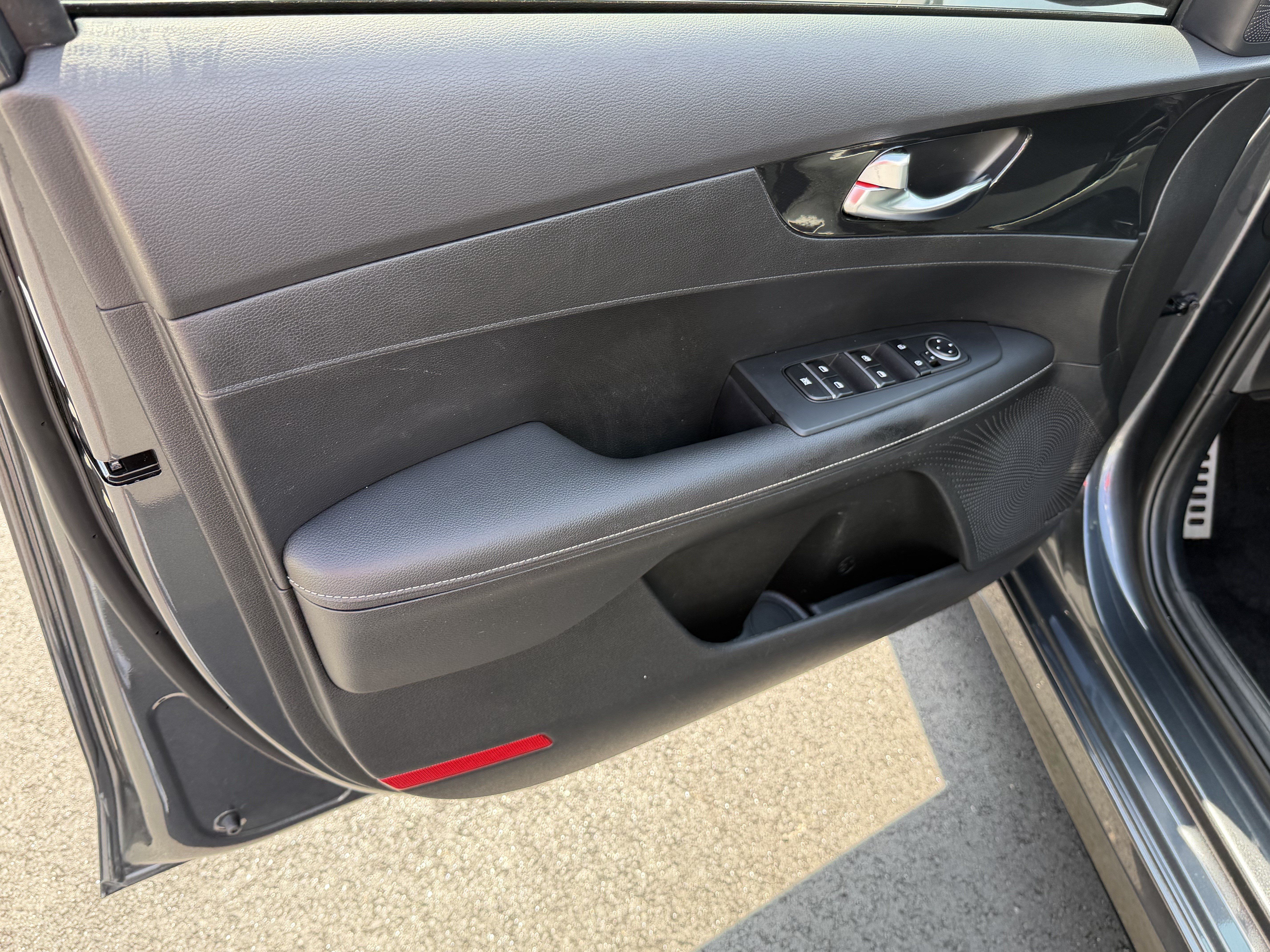 Used 2024 Kia Forte GT-Line w/ GT-Line Premium Package FWD image 10