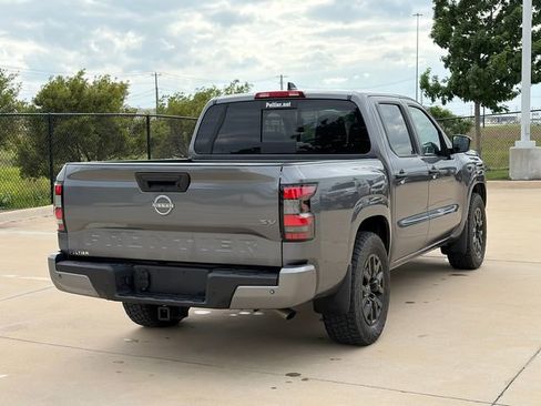 Used 2024 Nissan Frontier SV w/ SV Convenience Package RWD image 6