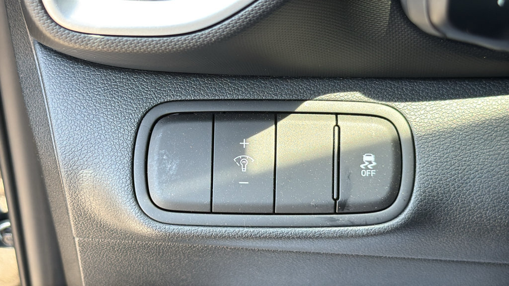 Used 2026 Hyundai Venue SEL FWD image 18
