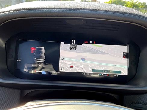 New 2025 Land Rover Discovery Dynamic SE image 19