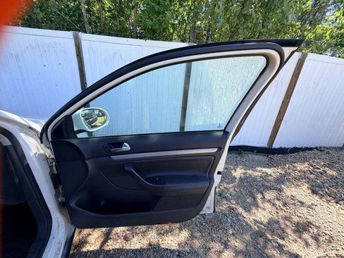Used 2009 Volkswagen Jetta SE FWD image 28