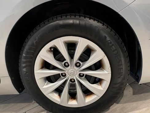 Used 2015 Toyota Camry LE FWD image 11