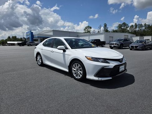 Used 2024 Toyota Camry LE FWD image 7