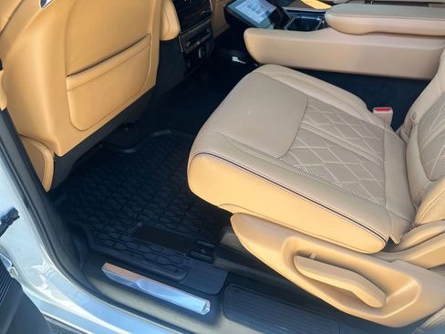 Used 2022 Jeep Grand Wagoneer Series III w/ Rear Seat Video Group 1 AWD/4WD image 34