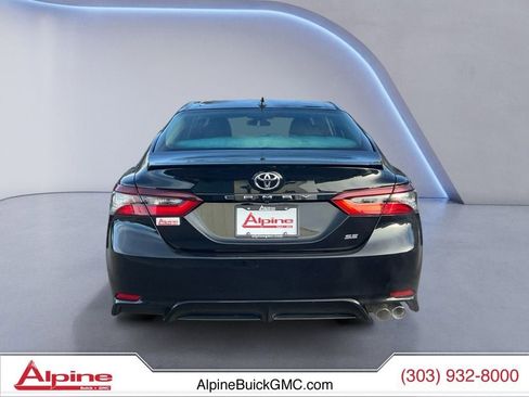 Used 2024 Toyota Camry SE image 4