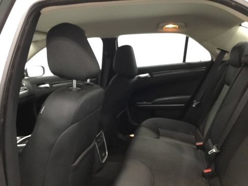 Used 2023 Chrysler 300 Touring RWD image 11
