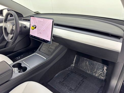 Used 2022 Tesla Model 3 image 15