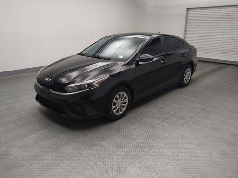 Used 2022 Kia Forte Sedan FWD image 2