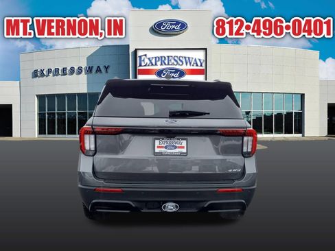 Used 2025 Ford Explorer ST-Line w/ ST-Line Street Pack image 7