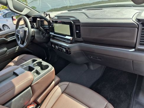 Used 2023 Chevrolet Silverado 1500 LT AWD/4WD image 22