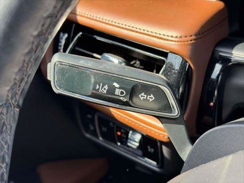 Used 2023 Lincoln Nautilus Reserve AWD/4WD image 21