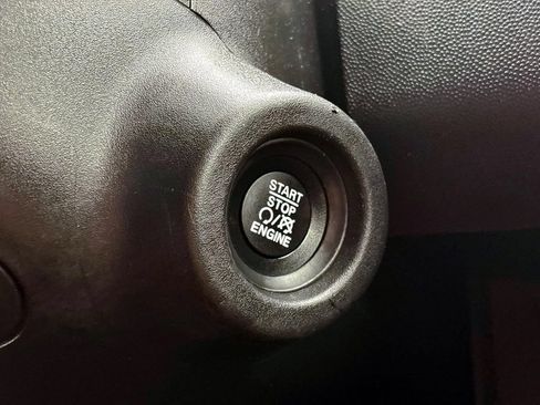 Used 2025 RAM ProMaster 2500 w/ Convenience Group FWD image 20
