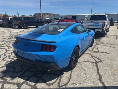 Used 2025 Ford Mustang GT Premium RWD image 4