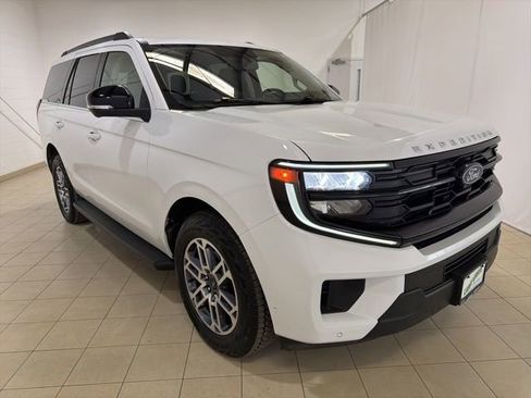 Used 2025 Ford Expedition Active image 7