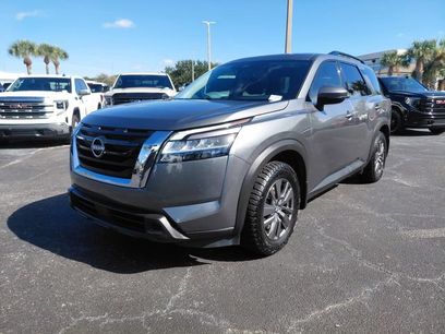 Used 2022 Nissan Pathfinder SV w/ SV Premium Package