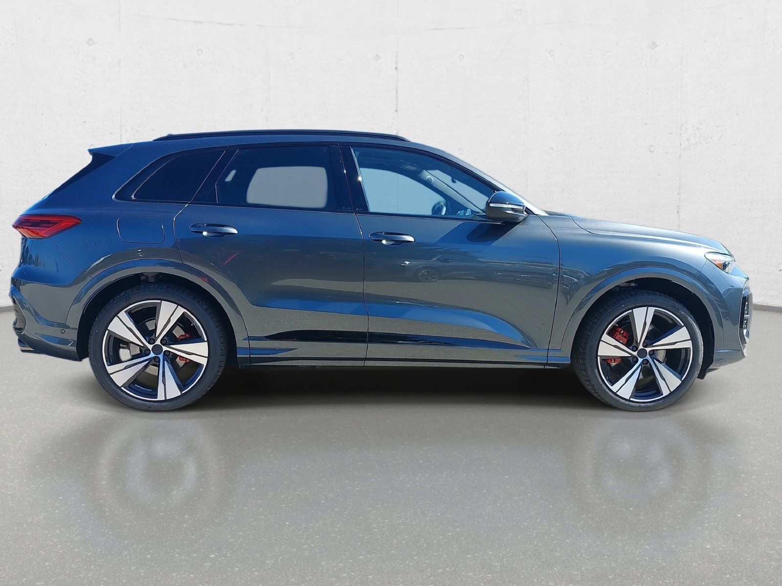 New 2026 Audi SQ5 Premium Plus AWD/4WD image 4