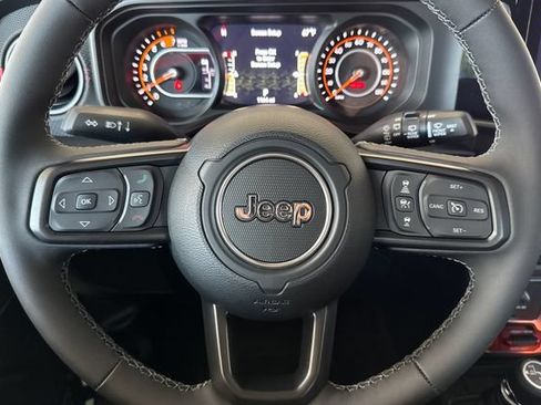 Used 2026 Jeep Wrangler Rubicon AWD/4WD image 24