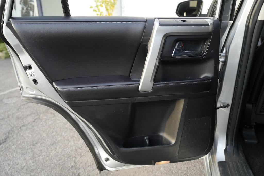 Used 2016 Toyota 4Runner Limited AWD/4WD image 26
