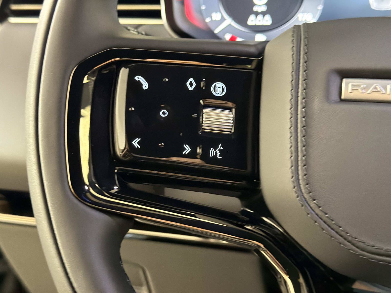 New 2027 Land Rover Range Rover Sport Dynamic SE AWD/4WD image 29