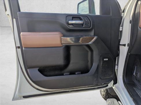 Used 2022 Chevrolet Silverado 2500 High Country w/ Technology Package image 12