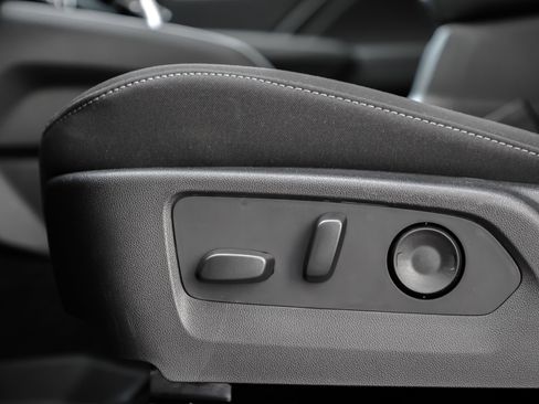 New 2026 GMC Canyon Elevation w/ Convenience Package image 14