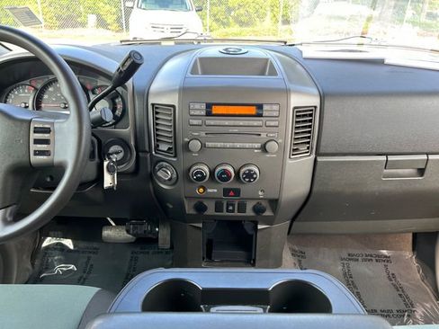 Used 2005 Nissan Titan XE w/ (W02) Preferred Pkg AWD/4WD image 19