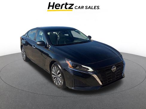 Used 2025 Nissan Altima 2.5 SV image 1