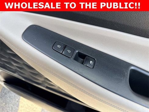 Used 2019 Hyundai Santa Fe SEL image 17