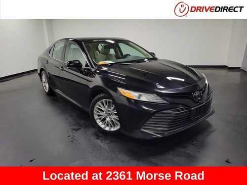 Used 2019 Toyota Camry XLE w/ Navigation Package FWD image 1