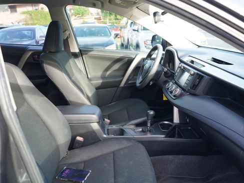 Used 2016 Toyota RAV4 LE FWD image 20