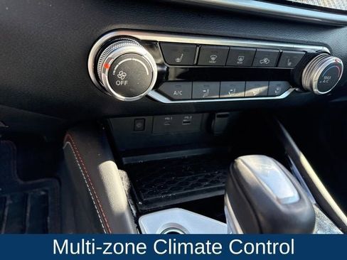 Used 2023 Nissan Altima 2.5 SR w/ SR Premium Package image 19