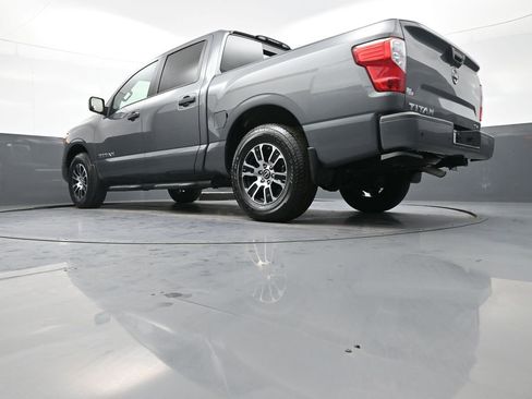 Used 2024 Nissan Titan SV w/ SV Convenience Package image 29