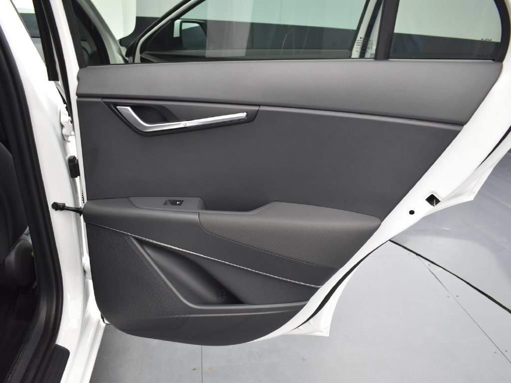 Used 2025 Kia Niro EX FWD image 21