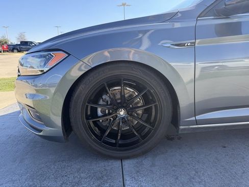 Used 2020 Volkswagen Jetta R-Line w/ R-Line Cold Weather Package image 4