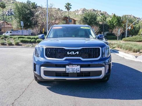 Certified 2023 Kia Telluride EX image 3