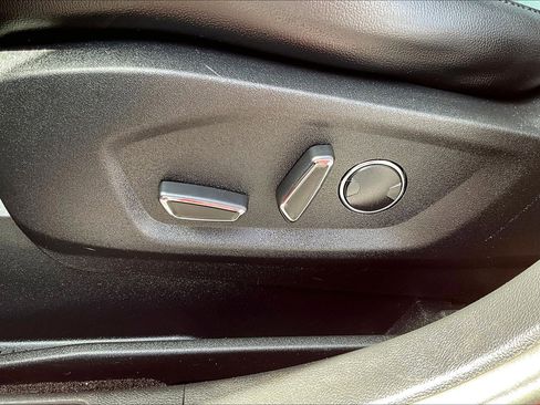 Used 2018 Ford Edge Titanium w/ Equipment Group 301A FWD image 34