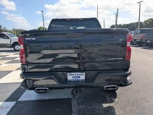 Used 2025 Chevrolet Silverado 1500 Custom Trail Boss w/ LPO, Dark Essentials Package image 6