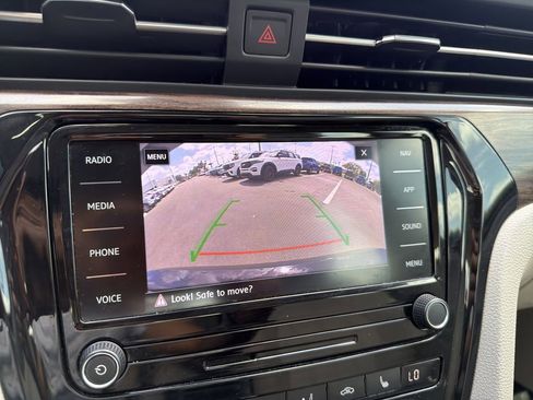 Used 2020 Volkswagen Passat 2.0T SEL FWD image 22